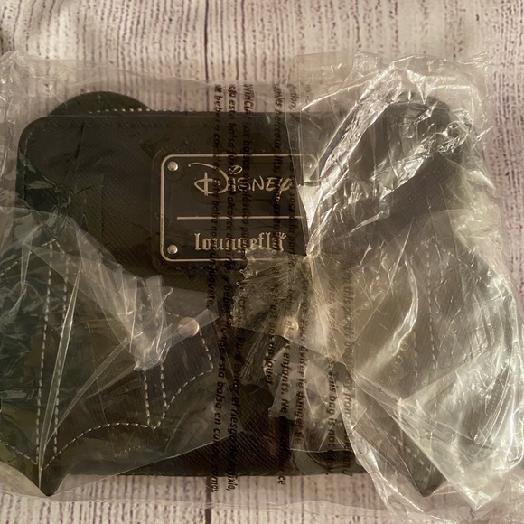 Loungefly LASR Mickey bat backpack and wallet - Picture 4 of 6